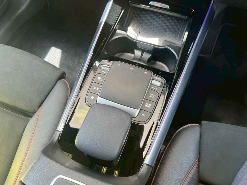 メルセデスベンツ GLA 中古車