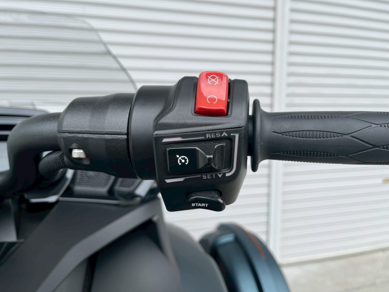 BRP can-nam 中古車