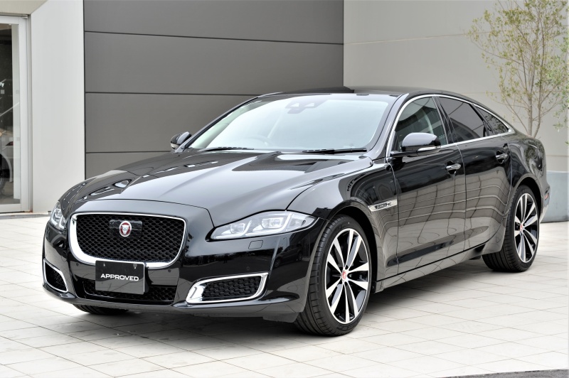 ジャガー XE RダイナミックS 2.0L D200 AWD 1オーナー 黒革