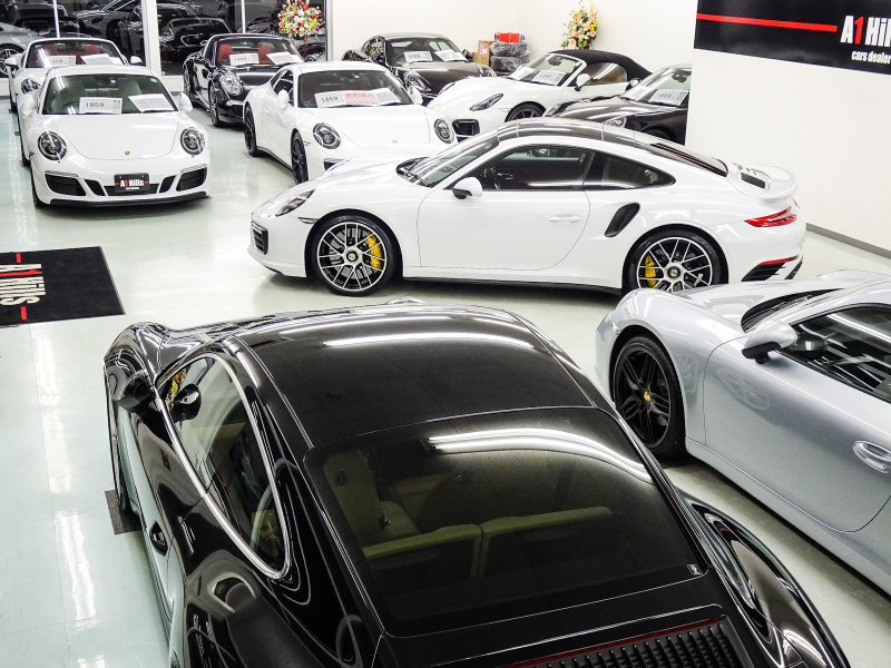 ポルシェ 911 Type991 2 911ターボs 右ハンドル サンルーフ Pccb Ledライト 電動フロントリップスポイラー 電動ウイング オールレザーインテリア カーボンインテリア アダプティブシート Bose クルコン スポーツクロノ クレストエンボスヘッドレスト アームレスト