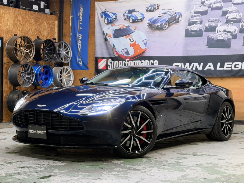 アストンマーティン DB11 V12　B＆O　レッドブレーキ　ネクサスキルティング　カーボンインテ　シートベンチレーション　ブラックエクステリアPKG　