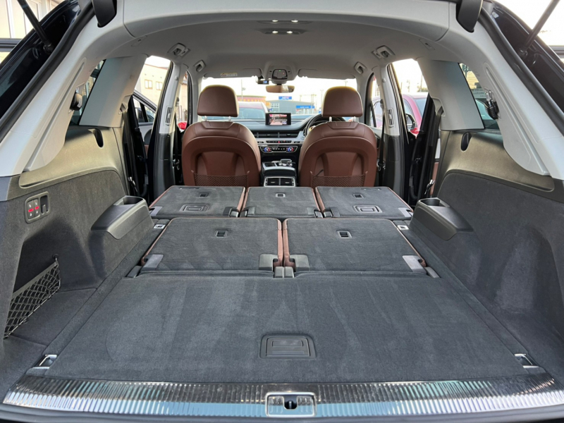 アウディ Q7 中古車