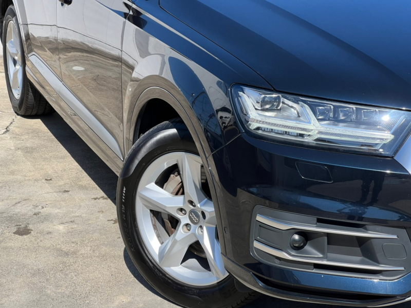 アウディ Q7 中古車