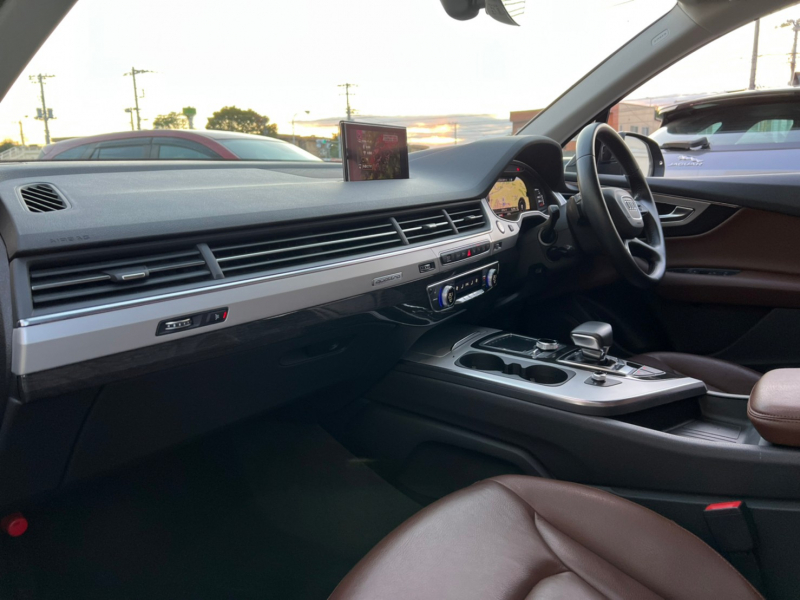 アウディ Q7 中古車