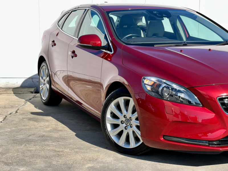 ボルボ V40 中古車