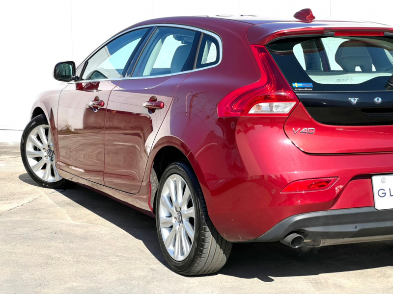 ボルボ V40 中古車