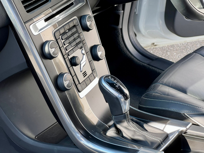 ボルボ XC60 中古車