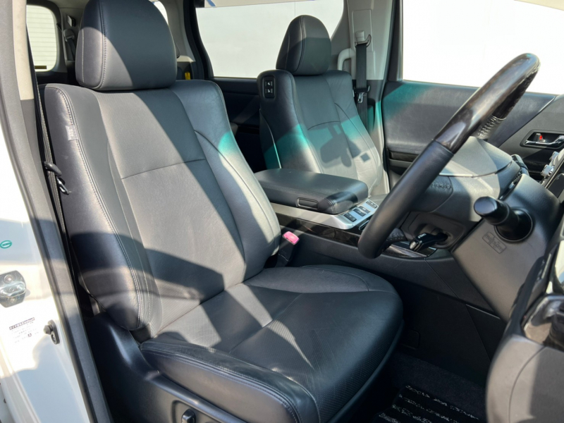 トヨタ ヴェルファイア 中古車