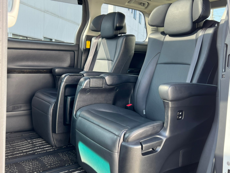 トヨタ ヴェルファイア 中古車