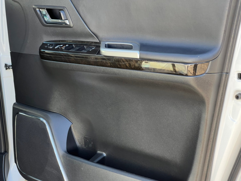 トヨタ ヴェルファイア 中古車