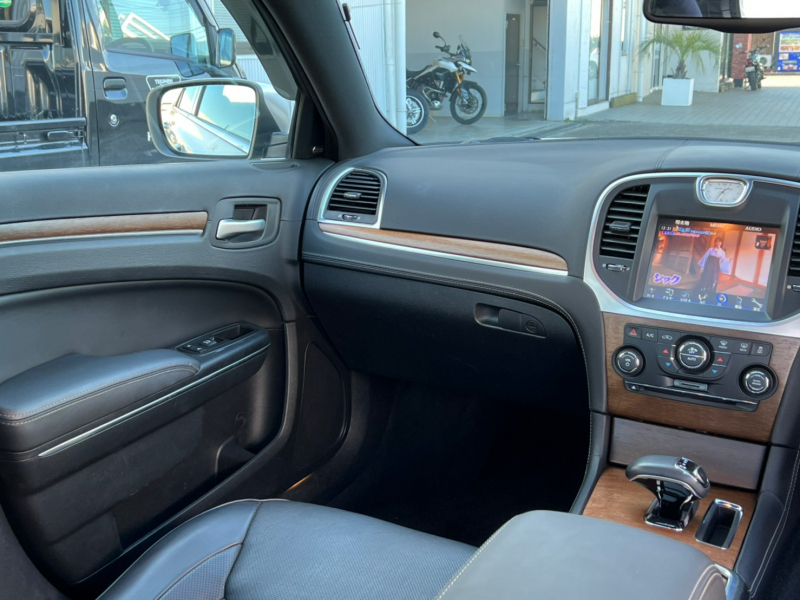 クライスラー 300C 中古車