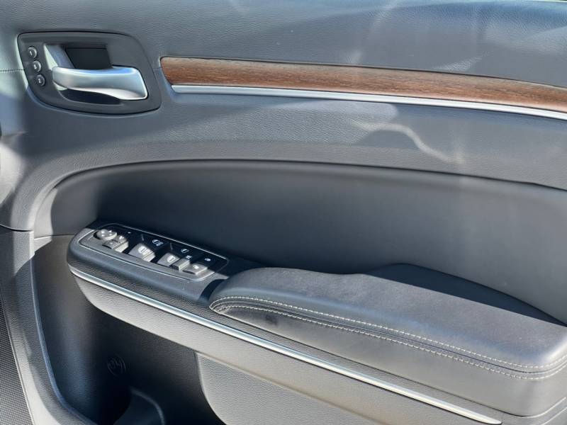 クライスラー 300C 中古車