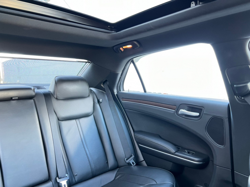 クライスラー 300C 中古車