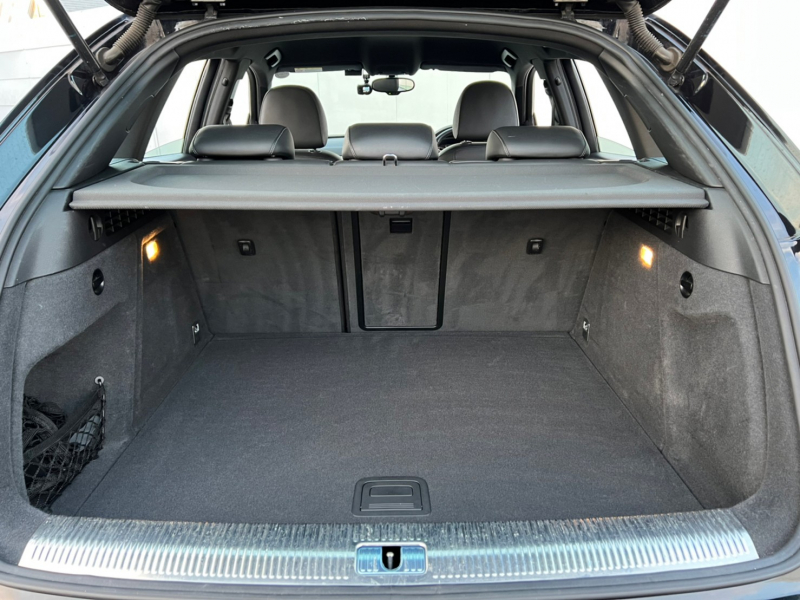 アウディ Q3 中古車