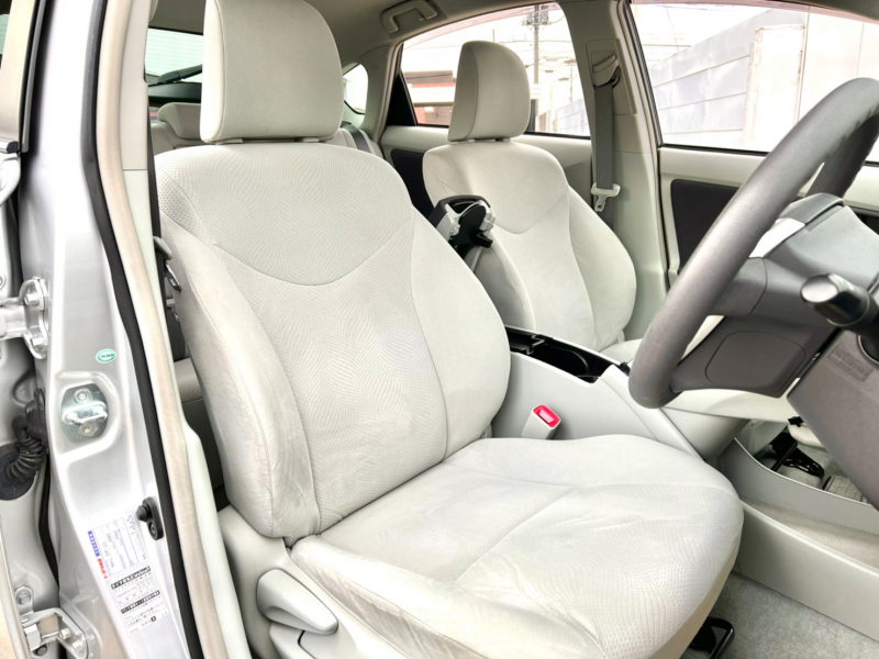 トヨタ プリウス 中古車