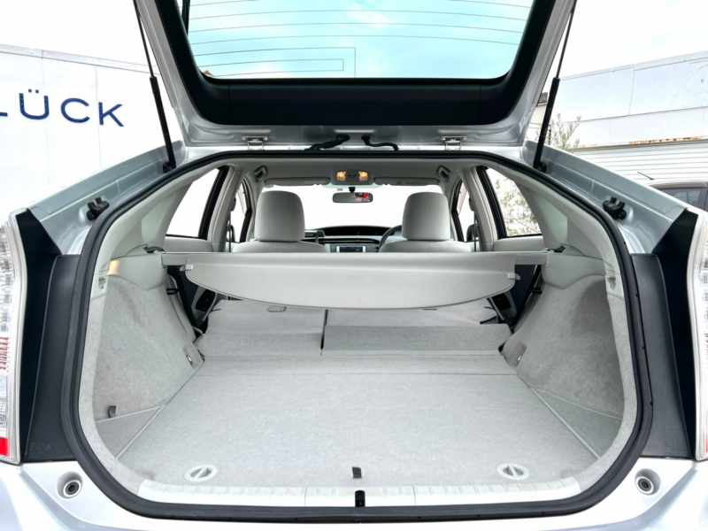 トヨタ プリウス 中古車
