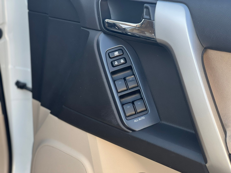 トヨタ ランドクルーザープラド 中古車