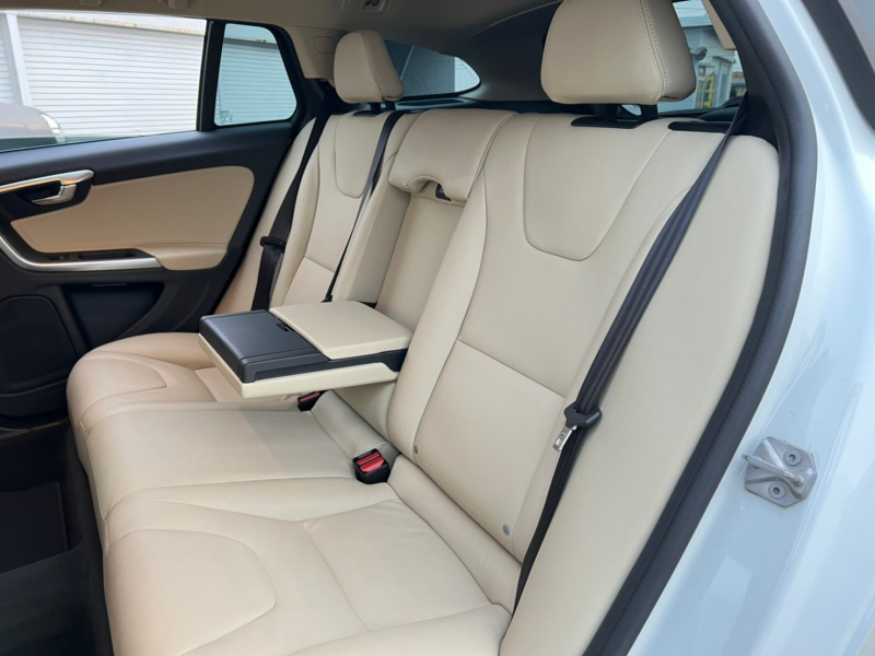 ボルボ V60 中古車