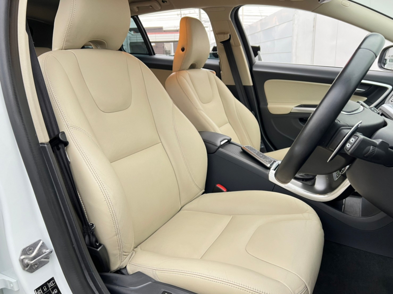 ボルボ V60 中古車