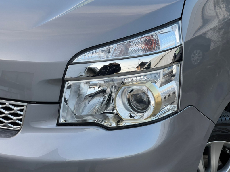 トヨタ VOXY 中古車