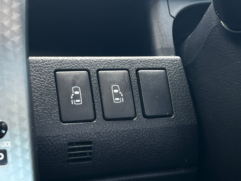 トヨタ VOXY 中古車