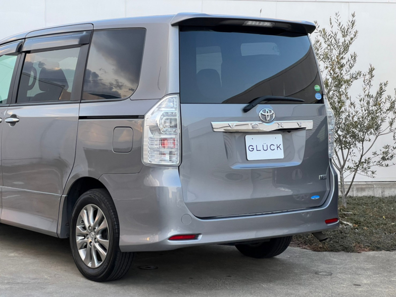 トヨタ VOXY 中古車