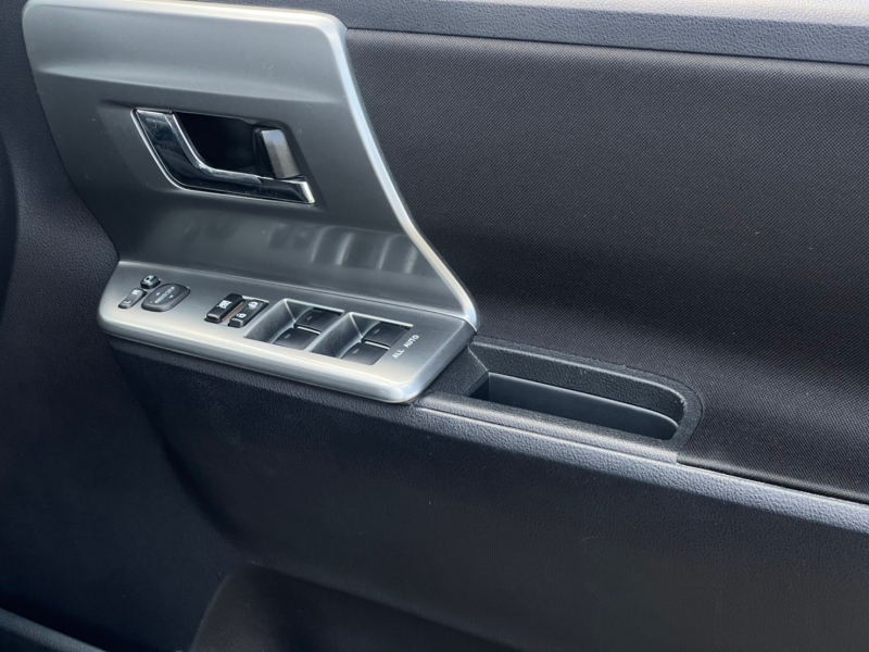 トヨタ VOXY 中古車