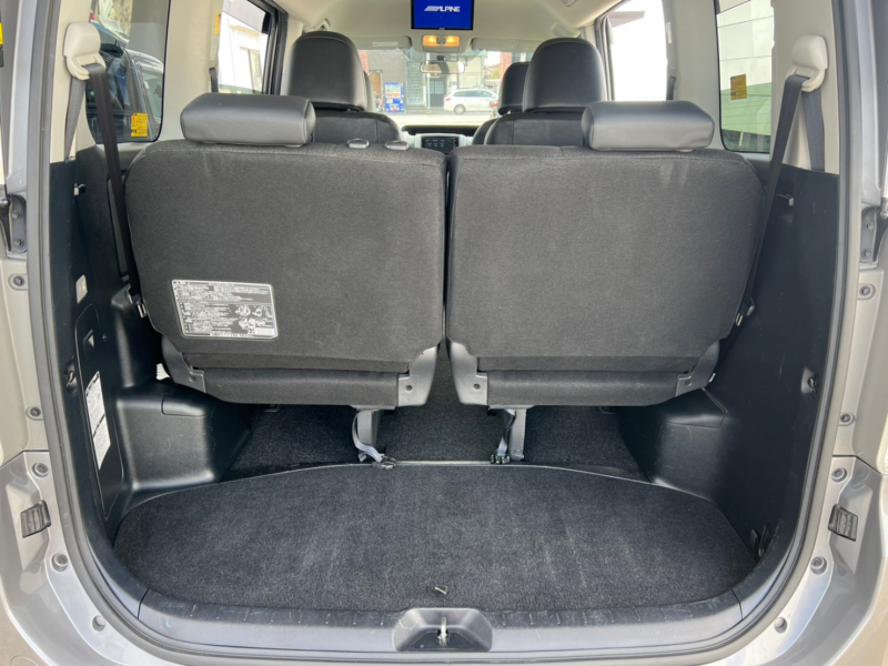 トヨタ VOXY 中古車