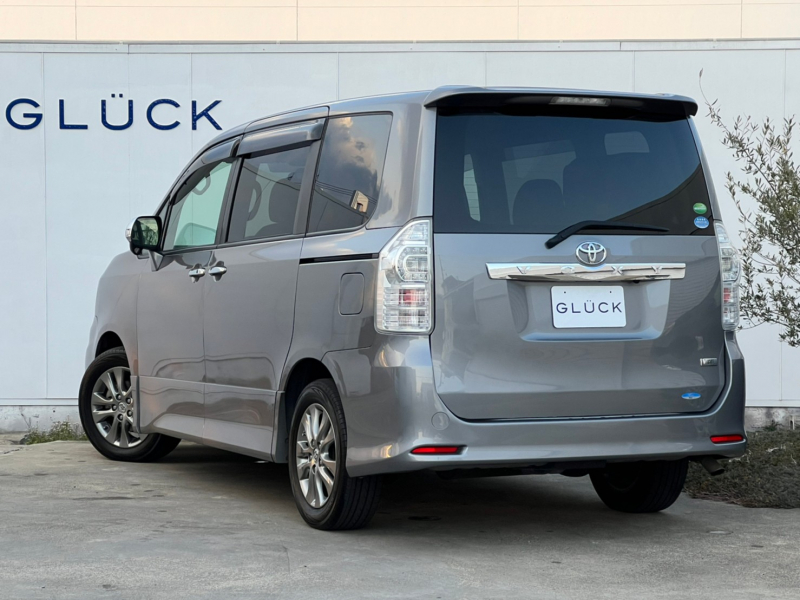 トヨタ VOXY 中古車