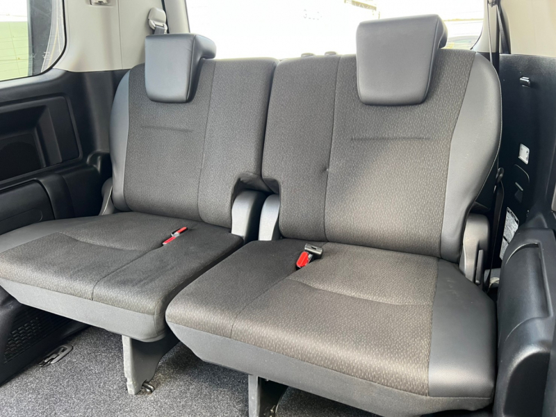 トヨタ VOXY 中古車