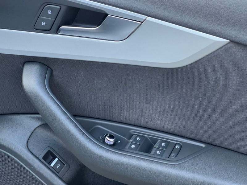 アウディ A4アバント 中古車