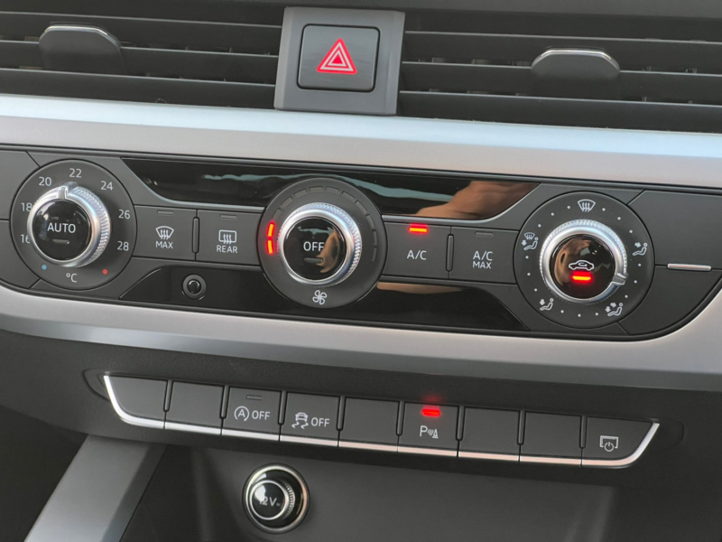 アウディ A4アバント 中古車