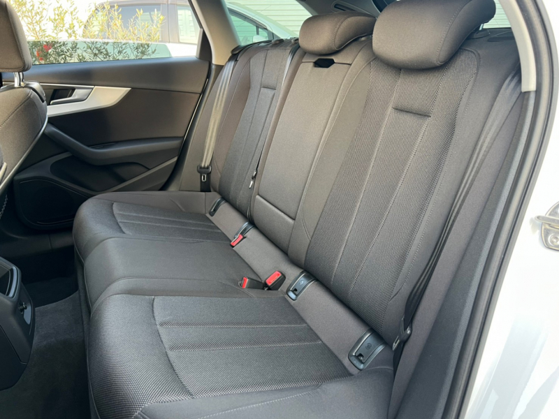 アウディ A4アバント 中古車