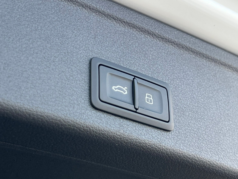 アウディ A4アバント 中古車