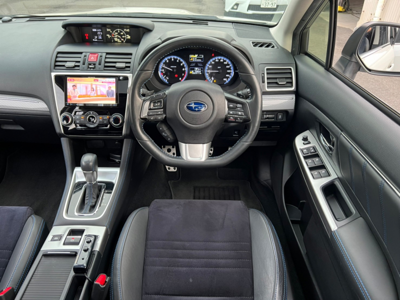 スバル レヴォーグ 中古車