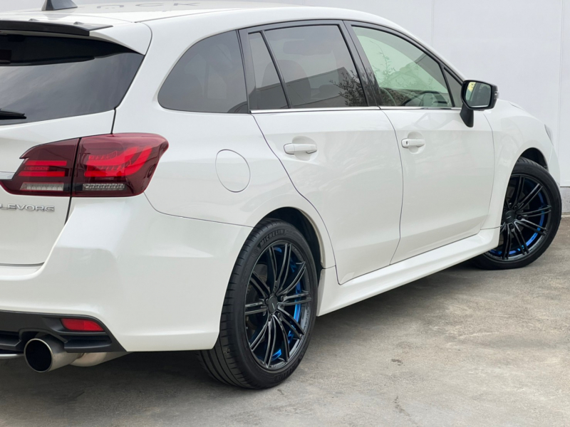 スバル レヴォーグ 中古車