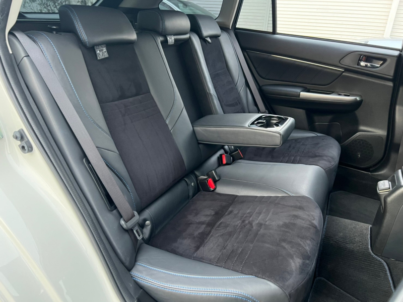 スバル レヴォーグ 中古車