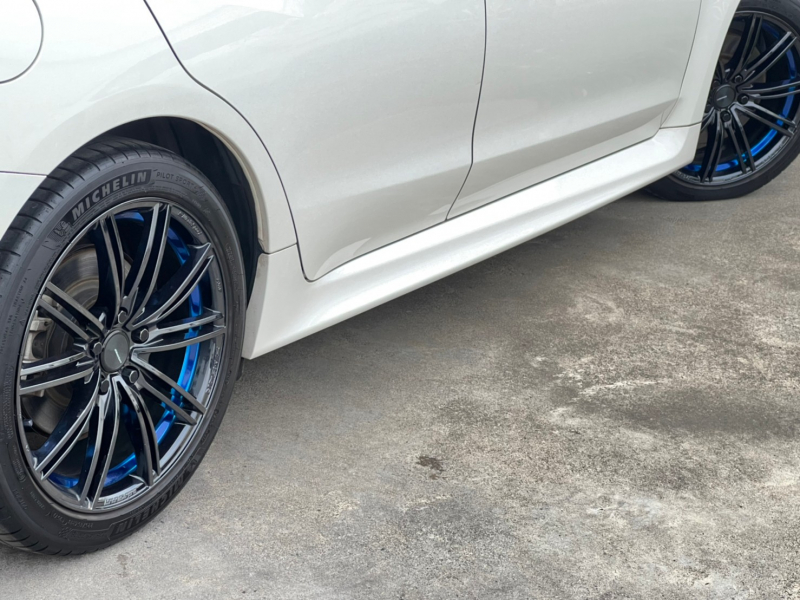 スバル レヴォーグ 中古車