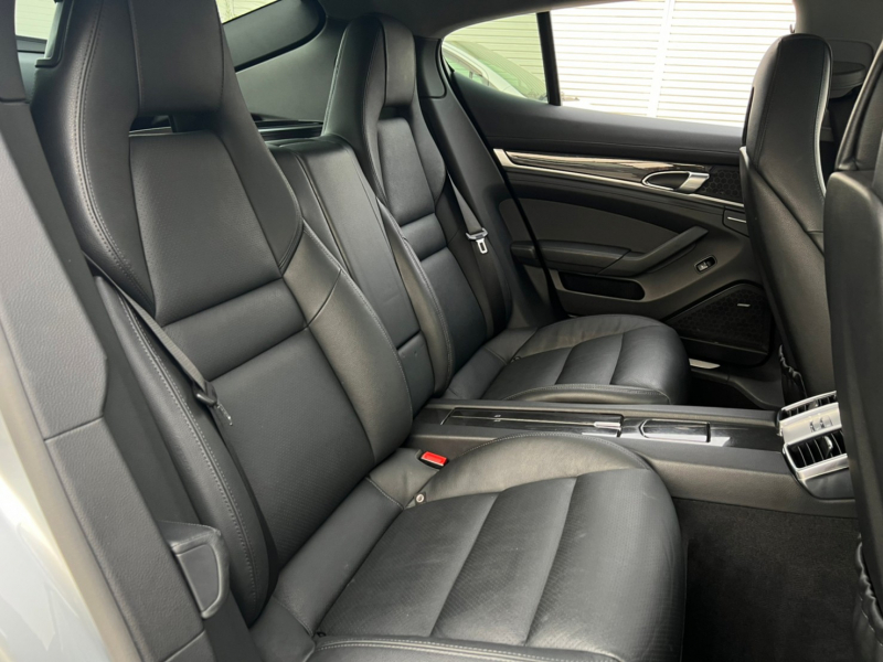 ポルシェ パナメーラ 中古車