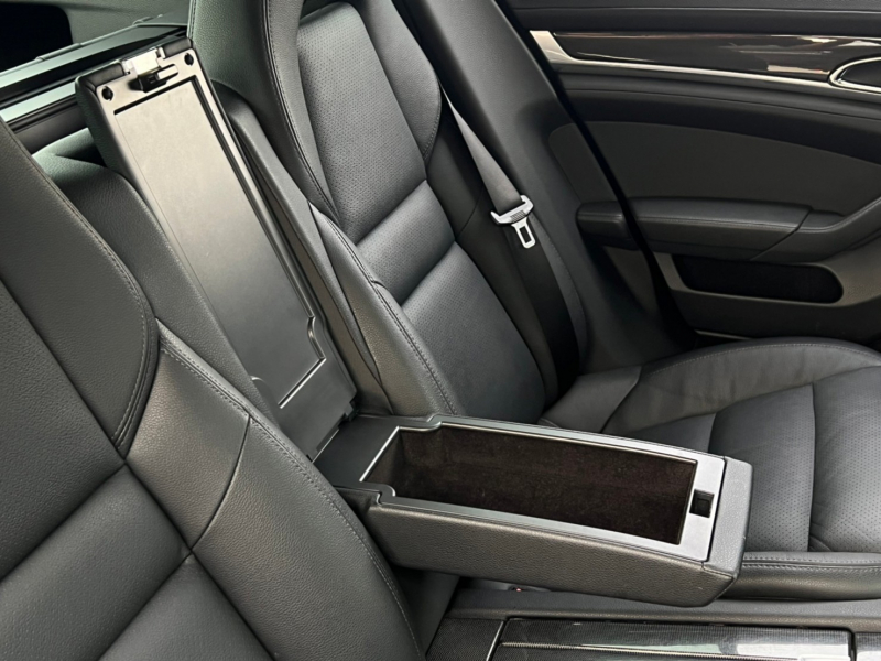 ポルシェ パナメーラ 中古車