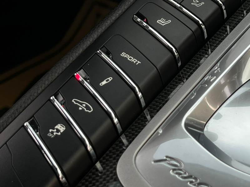 ポルシェ パナメーラ 中古車