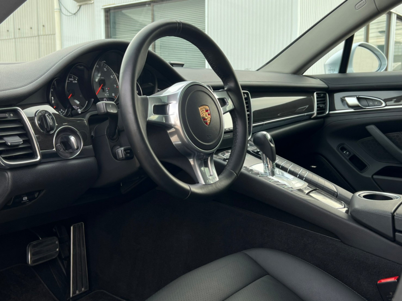 ポルシェ パナメーラ 中古車