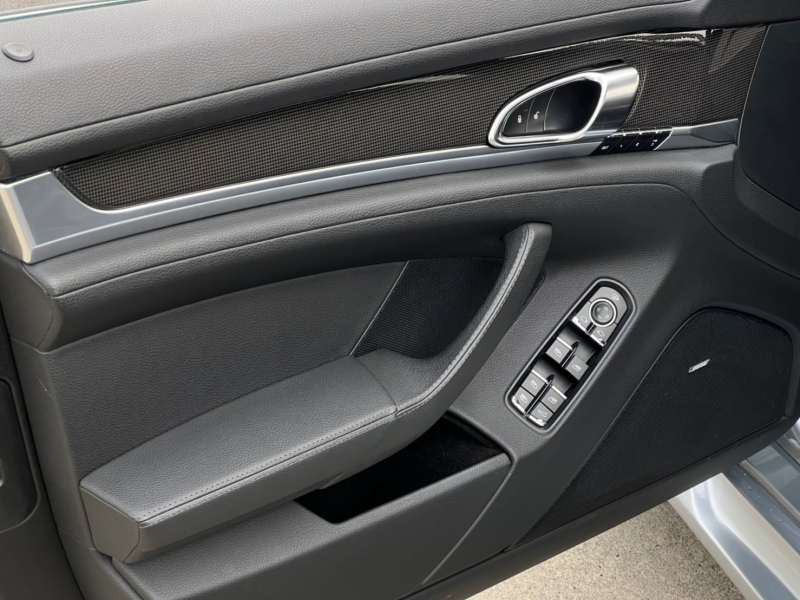 ポルシェ パナメーラ 中古車