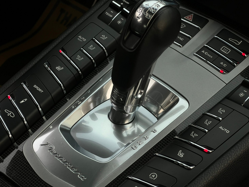 ポルシェ パナメーラ 中古車