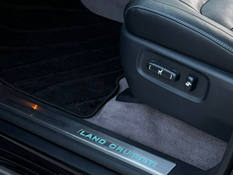 トヨタ ランドクルーザー 中古車