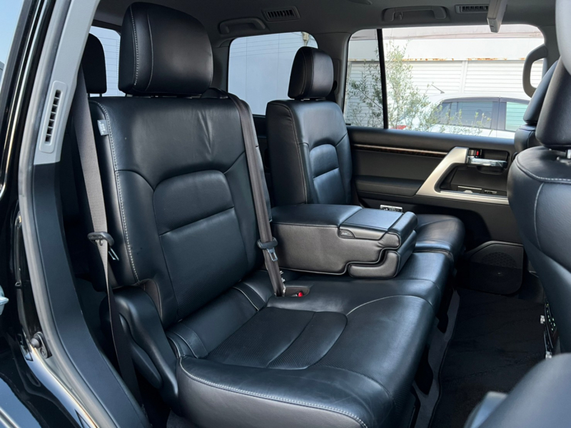 トヨタ ランドクルーザー 中古車