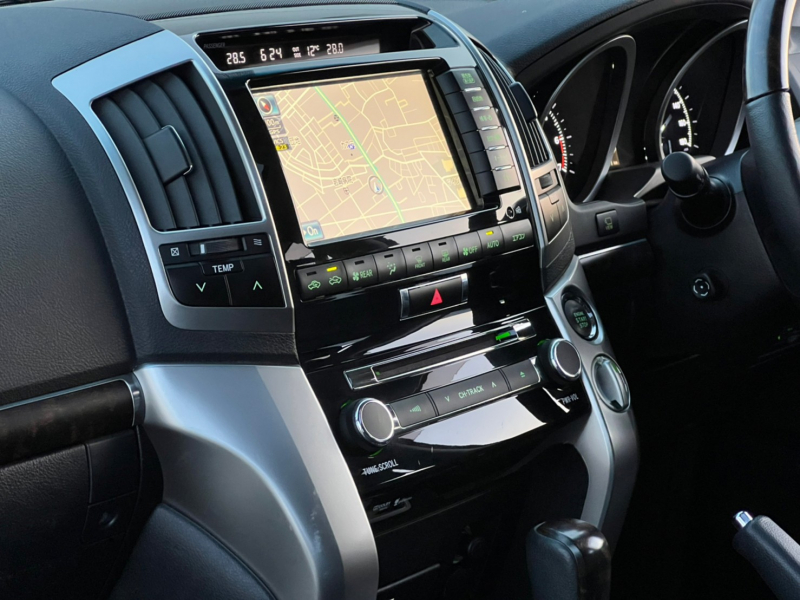 トヨタ ランドクルーザー 中古車