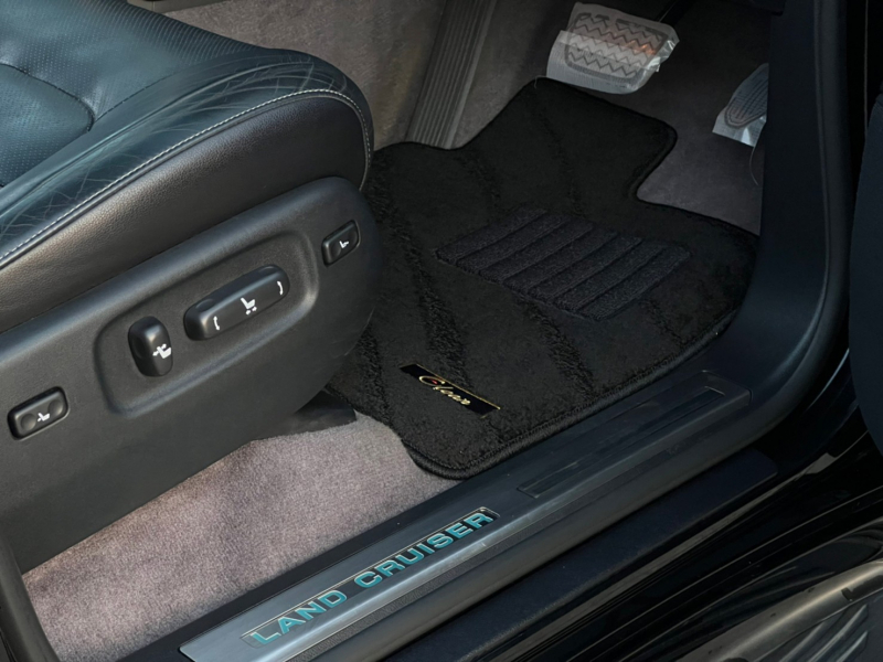 トヨタ ランドクルーザー 中古車