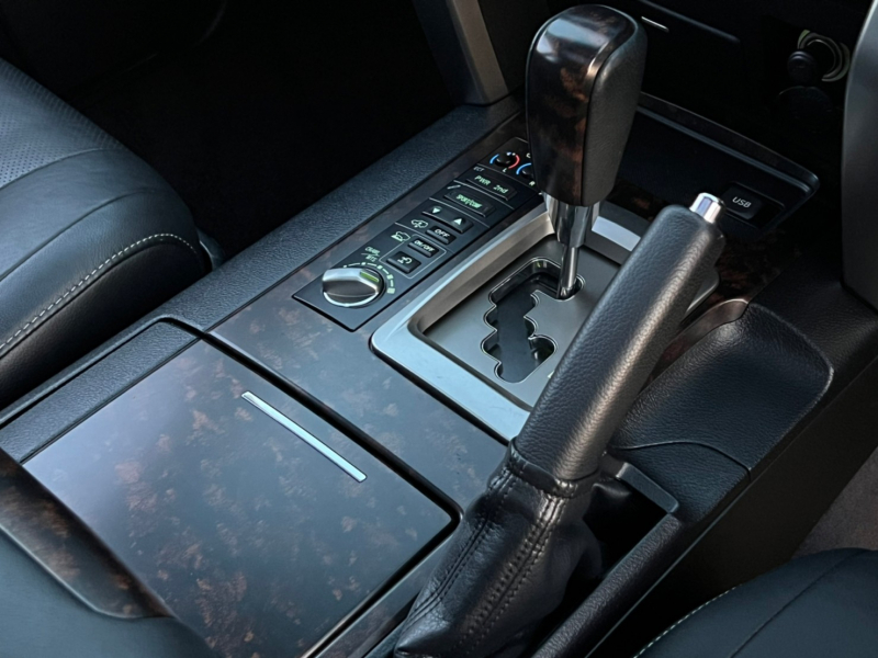 トヨタ ランドクルーザー 中古車