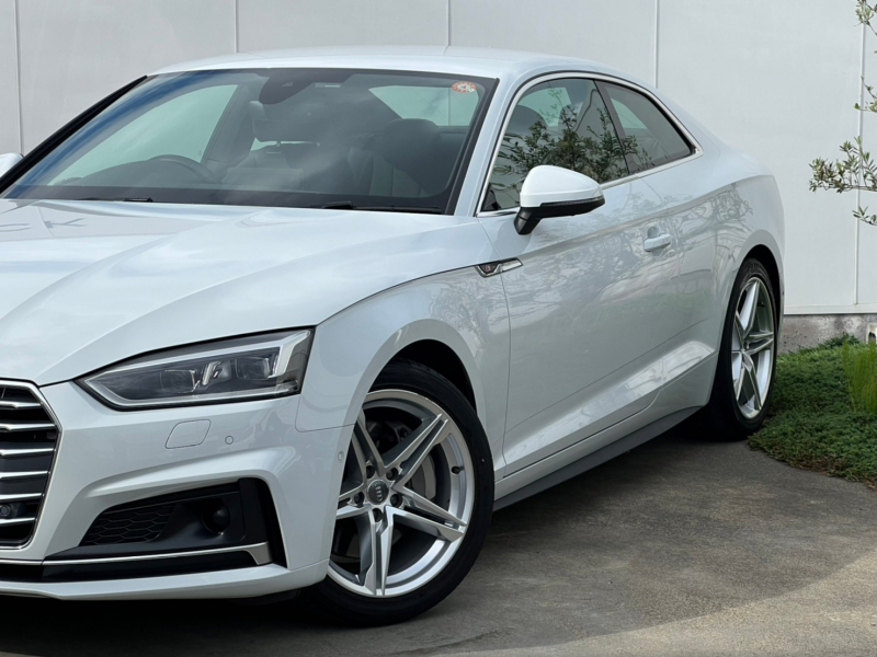 アウディ A5 中古車
